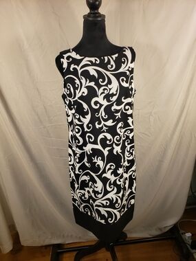 I.N. Studio Black & White Scroll-Print Sleeveless Midi Dress - 12